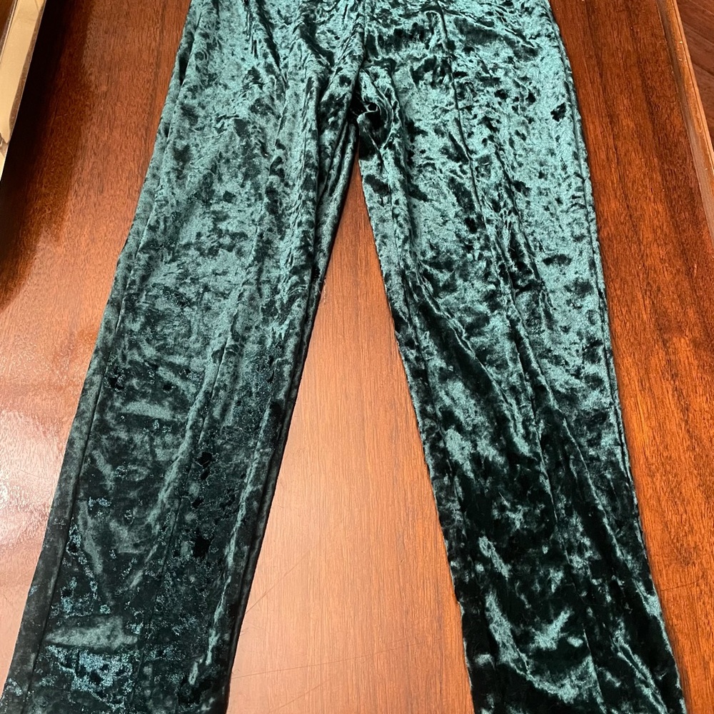 Naked wardrobe green velvet crop pants